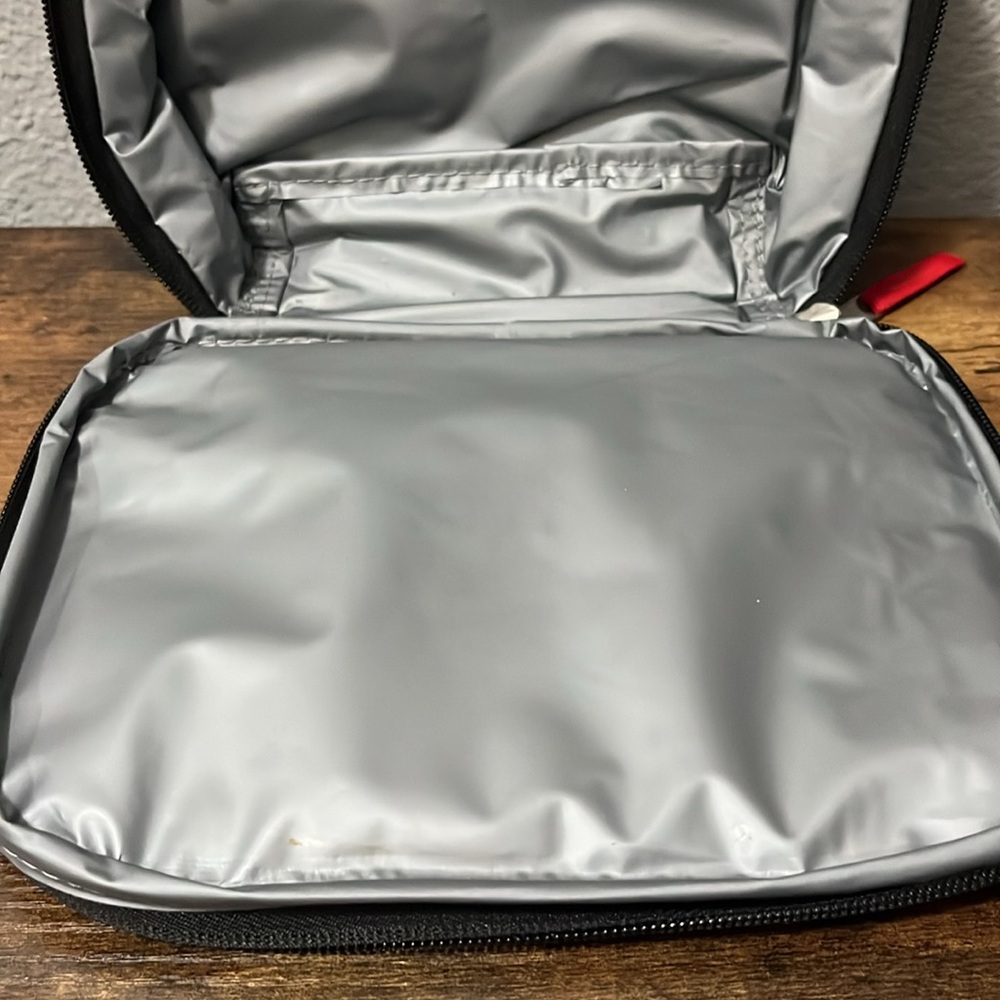 Pokémon Lunch Bag with Red and Gray Accents - Picture 4 of 9